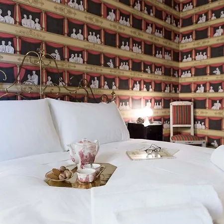 Apartment Fornasetti Florence